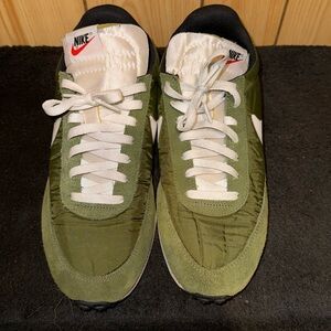 Classic Nike Sneaker